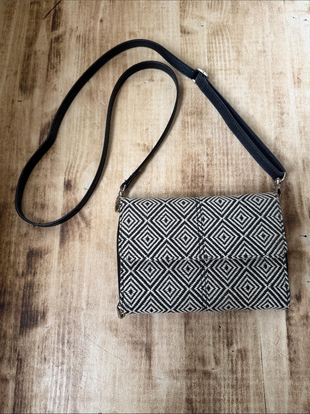 thirty-one Black and White Geometric Crossbody Bag